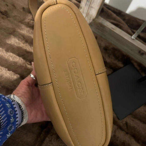 Coach Vintage Hobo - Picture 7 of 11